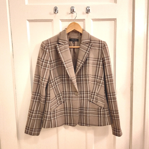 Jones New York Jackets & Blazers - JONES NEW YORK Vintage Fitted Wool Plaid Blazer Womens